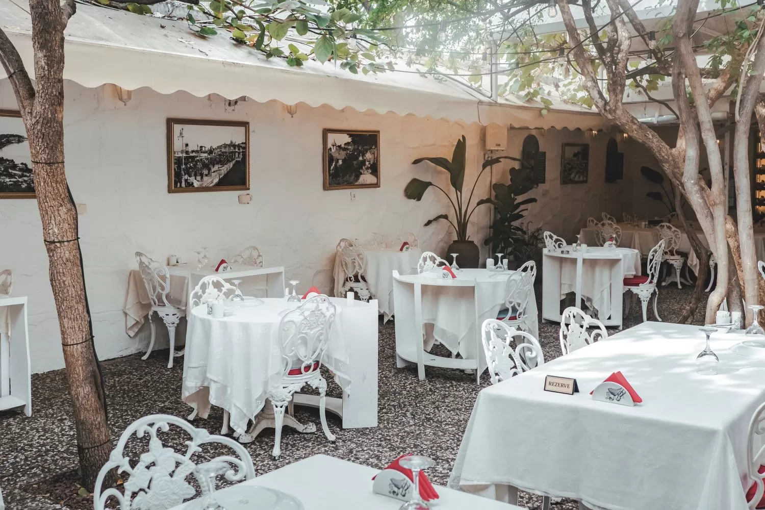 secret garden restoran