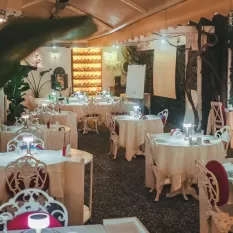 Büyükada Yılbaşı Restoran: Secret Garden ile Efsane Yılbaşı Gecesine Hazır Olun!