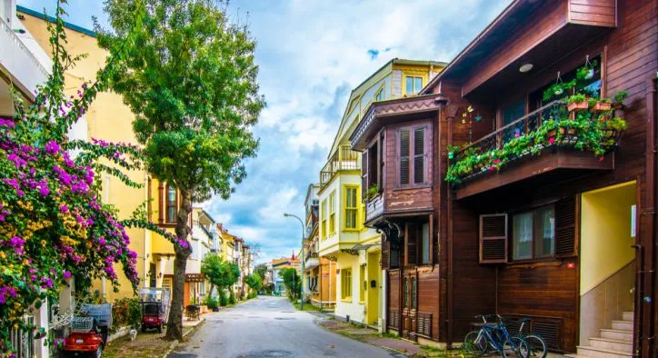Büyükada Gezilecek Yerler - Tarih, Manzara ve Huzur Dolu 6 Durak!